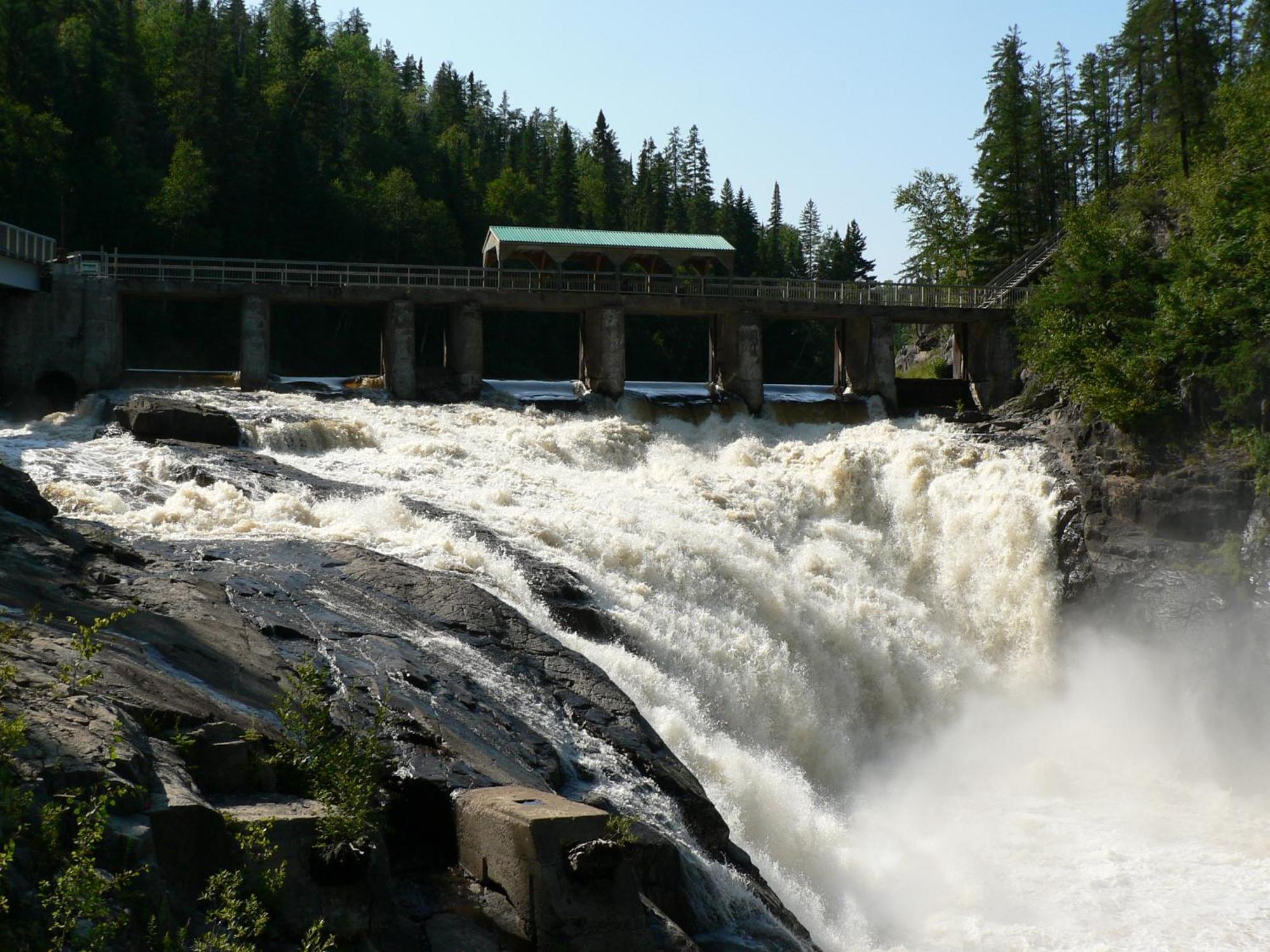 Le Gite Du Pecheur Metabetchouan Exterior foto